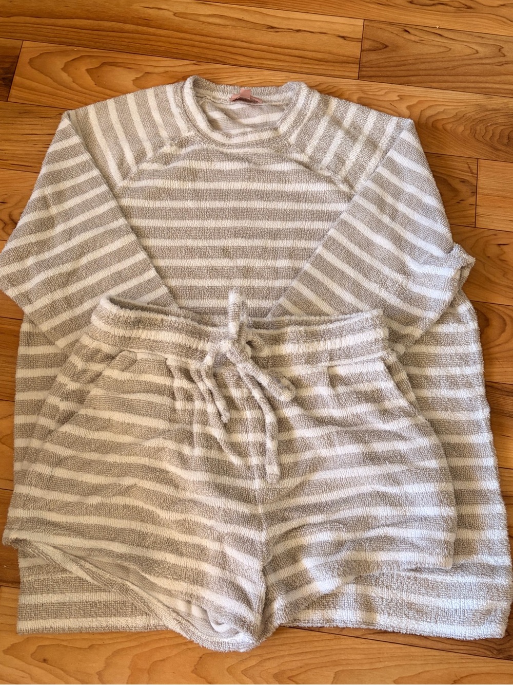 Show me your Mumu Loungewear Set - Cream & Light Gray